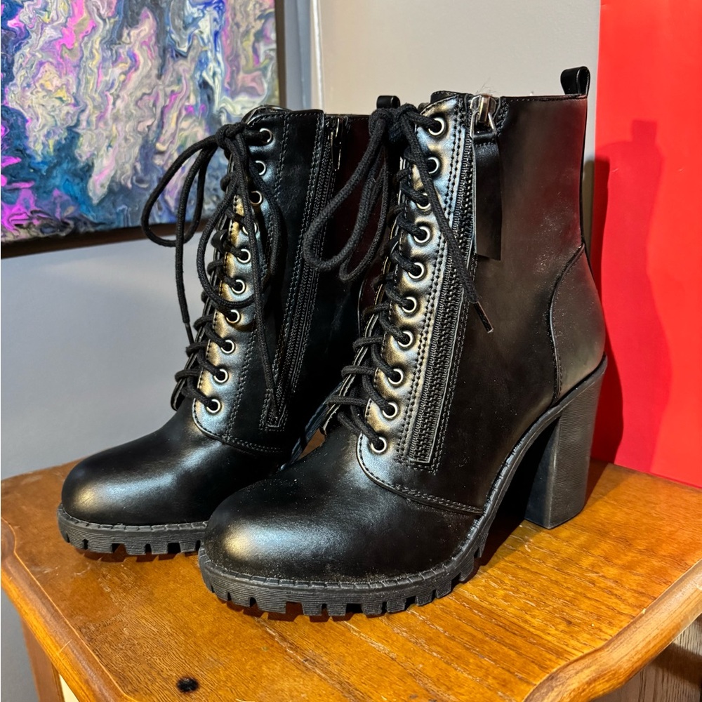 SODA Heeled Combat Boots - size 7